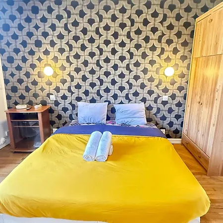 Large With Equipped Kitchen Near Paris * Drancy