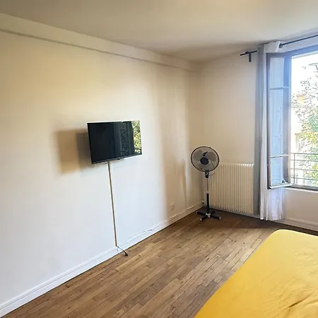 Large With Equipped Kitchen Near Paris Apartmán